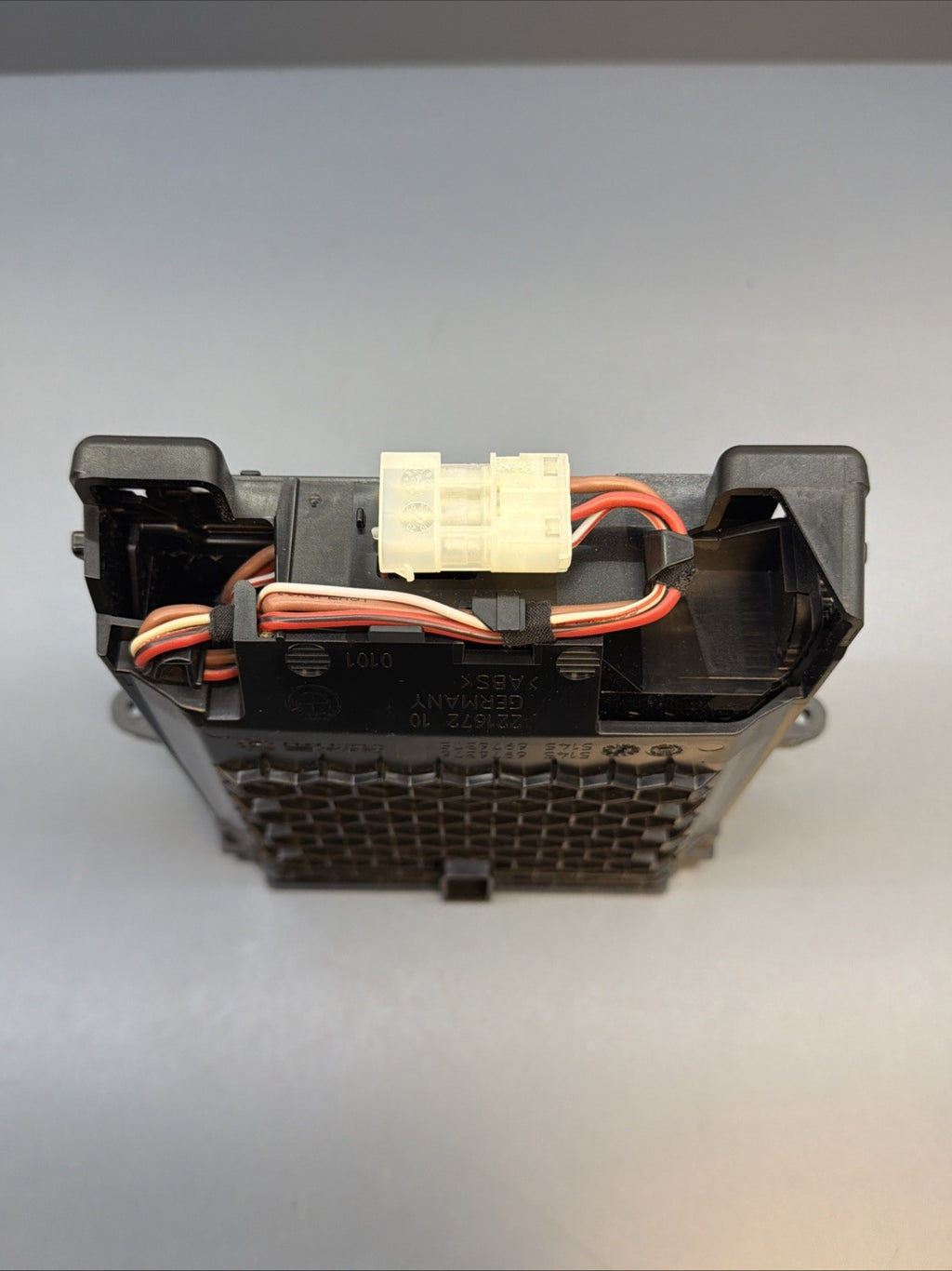 2008-2010 BMW 528 E60 DASH CONSOLE ASHTRAY ASSEMBLY 6976376