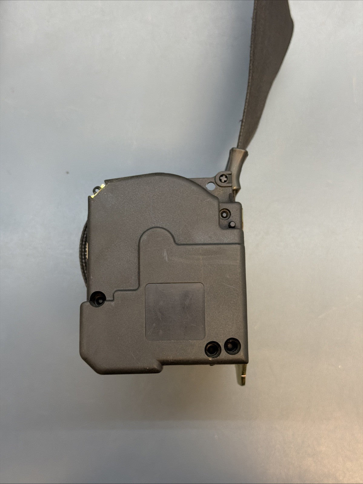 2003 - 2008 BMW Z4 E85 LEFT DRIVER SIDE SEATBELT SEAT BELT RETRACTOR OEM 7016875