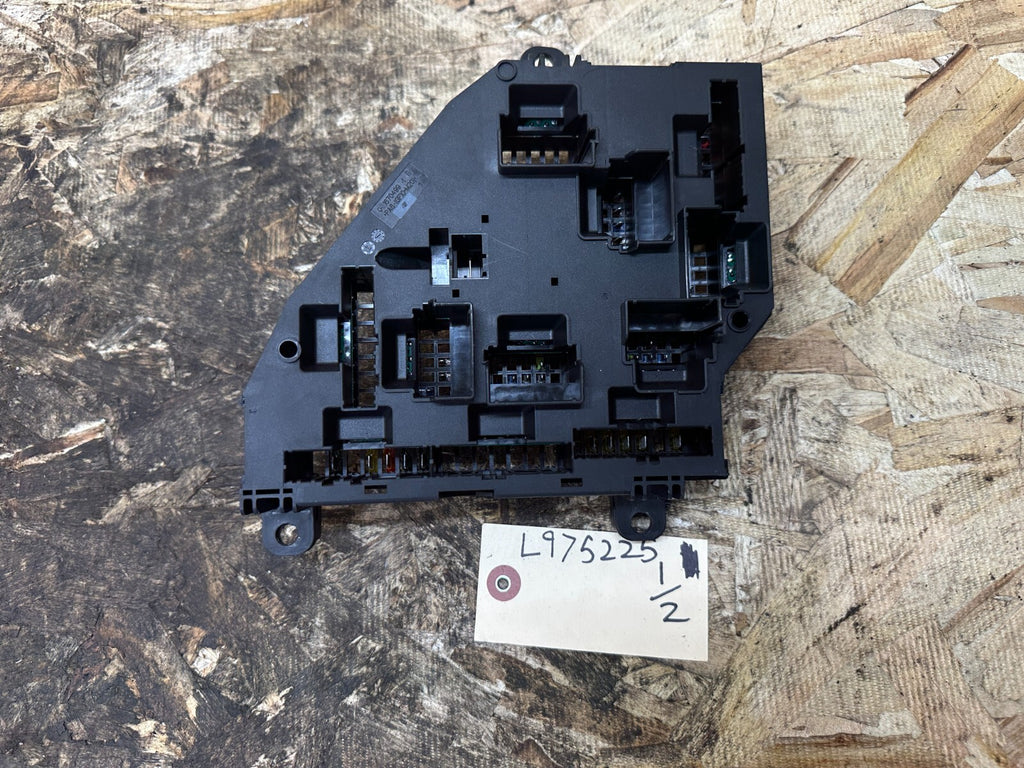 BMW 2011-2017 F25 X3 REAR TRUNK FUSE JUNCTION BOX OEM 9210859