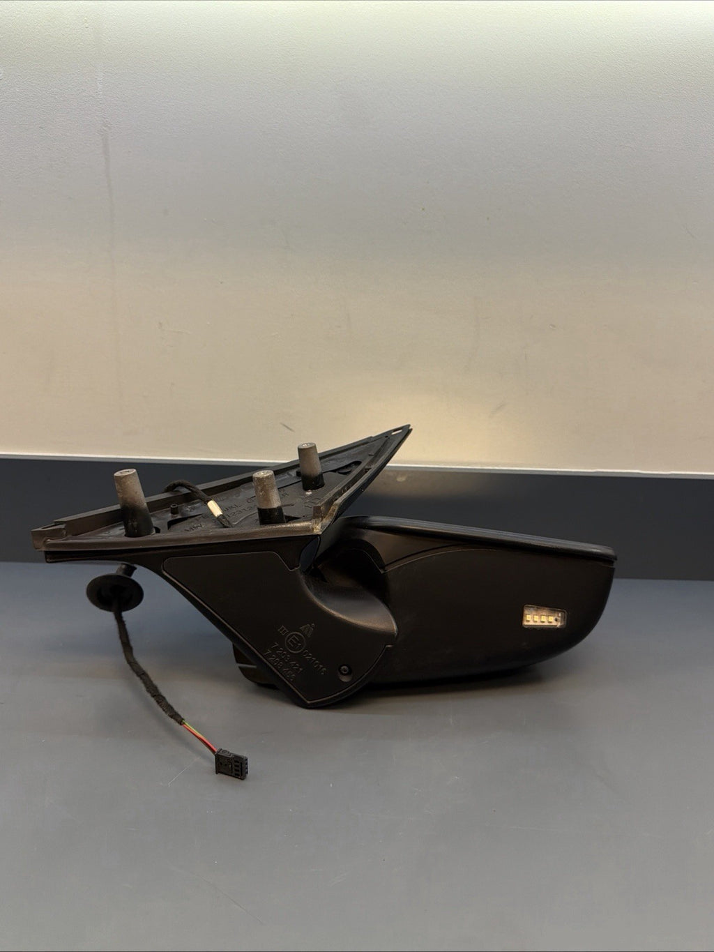 2004-2010 BMW E63 E64 650 645 RIGHT PASSENGER SIDE MIRROR OEM