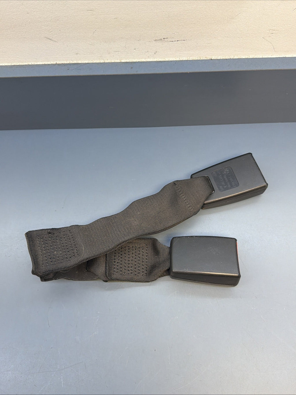 2009-2011 BMW E90 E91 3-Series Rear Center Seat Belt Buckle Catch OEM 7245663