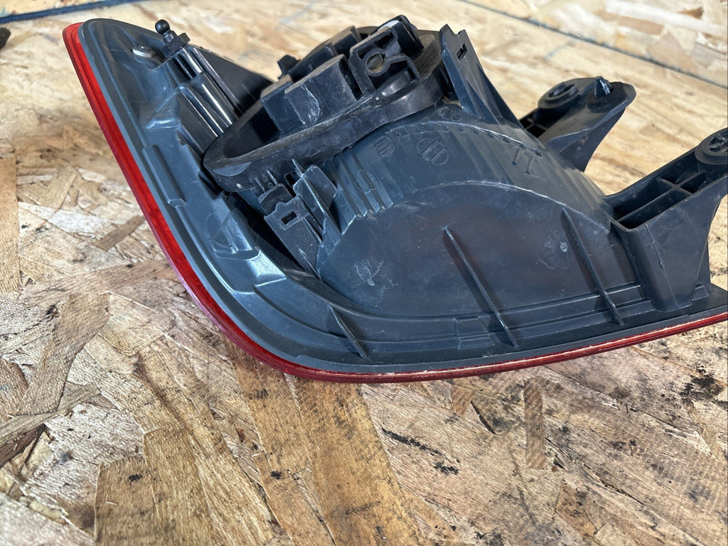 7259896 | 2012 - 2015 BMW 3 Series 320i 328i 335i OEM Passenger Taillight Right