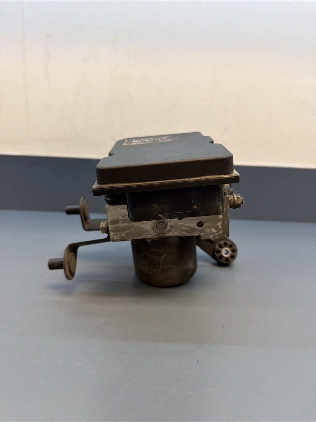 BMW 530i E60 DSC 2004-06 ABS Anti lock brake pump module 34516767235