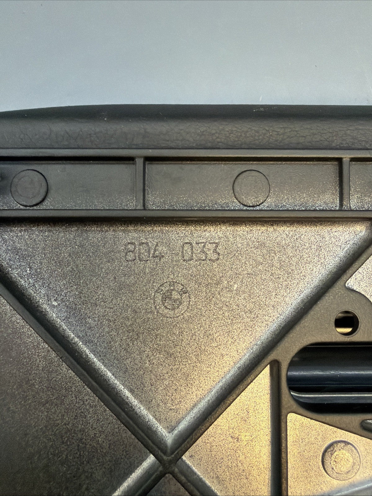 98-03 BMW 5 SERIES E39 525i 530i Front Center Console Arm Rest Cover 804033