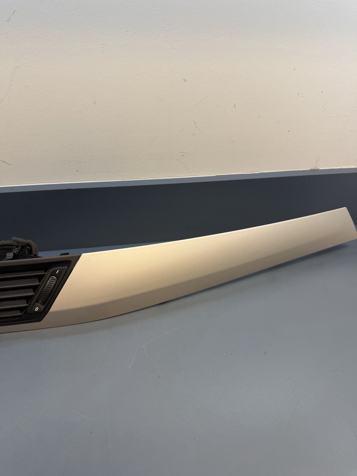 2012-2015 BMW X1 E84 Right Dash Panel Trim Bezel With Air Vents 2991701 OEM