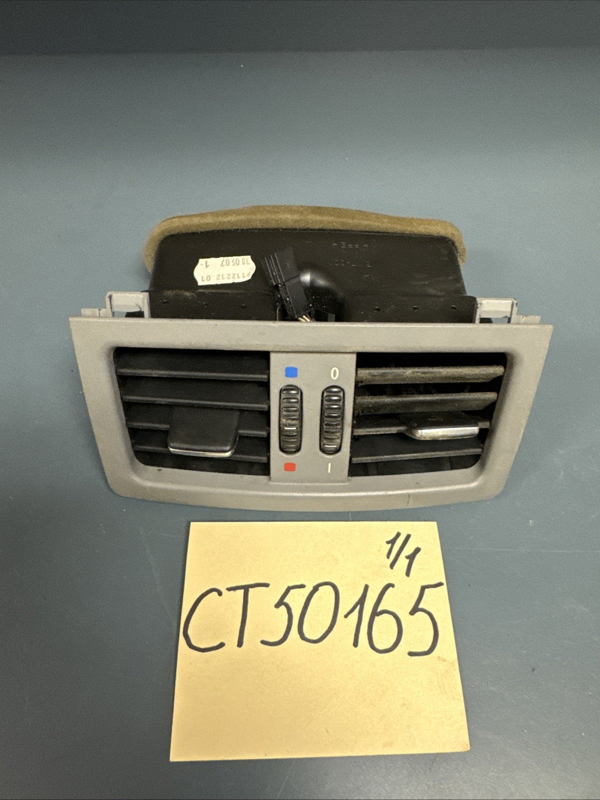 08-10 BMW 535I 550 e60 REAR CONSOLE A/C AIR VENT GRILL GRILLE OEM 7129556