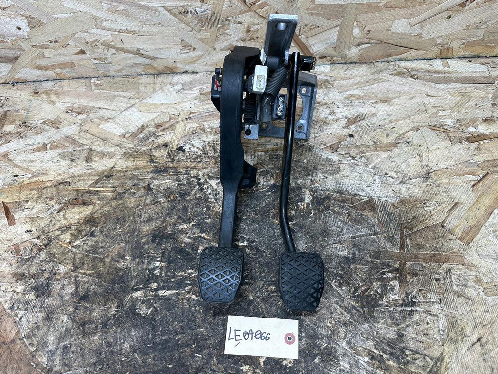BMW 89-02 E36 E36/7 3 SERIES Z3 CLUTCH+BRAKE PEDAL BRACKET+ASSEMBLY OEM 1164842
