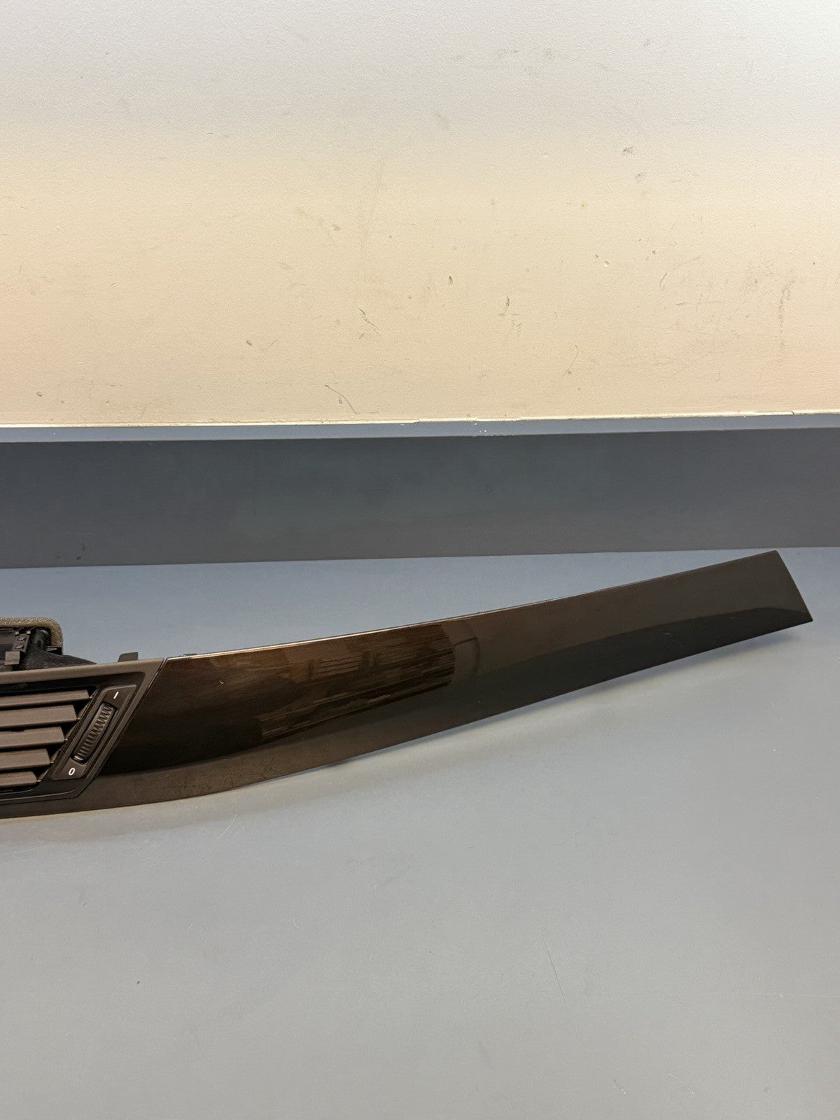 BMW 2010-2015 E84 X1 CENTER DASH AIR HEAT AC COOLER VENT GRILLE W TRIM 9258354