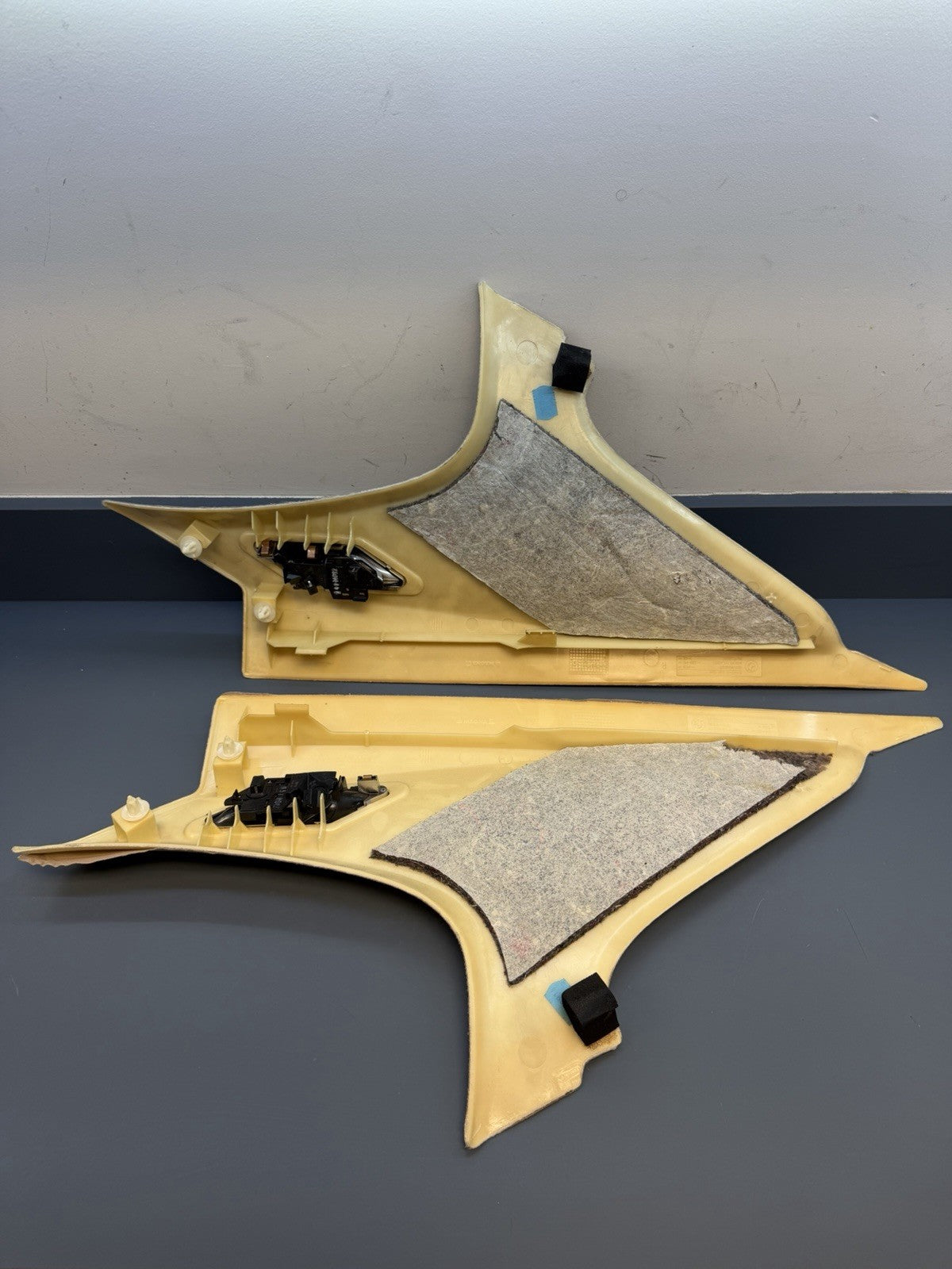 99-05 BMW E46 SEDAN Pair Of Left & Right Rear C Pillar Trim Panel BEIGE 8220243