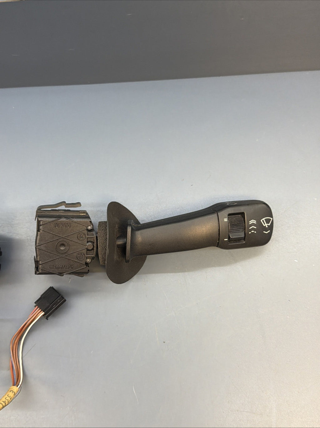 1997-2000 BMW E39 TURN SIGNAL WIPER CRUISE CONTROL SWITCH OEM 8352013 8352172