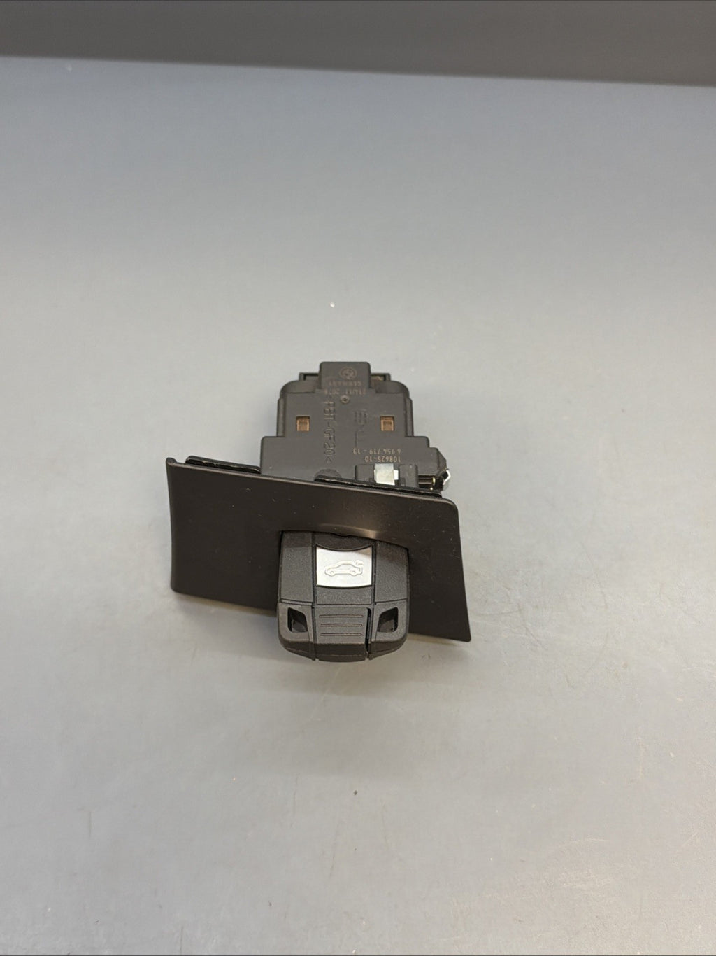 BMW E90 E93 328i ECU N52 3.0 Engine Computer Ignition Module Key MSV80 7624048
