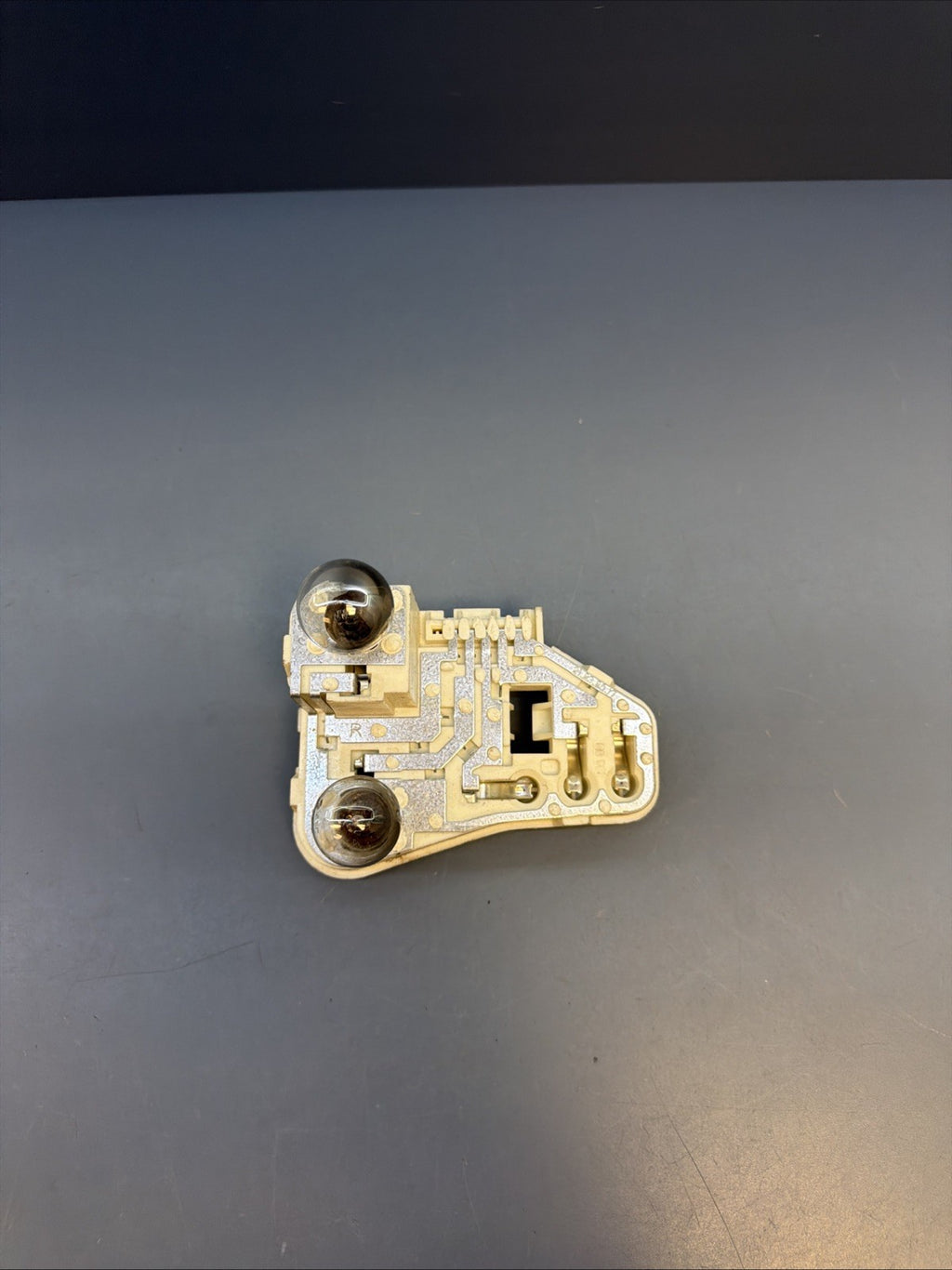 09-11 BMW E90 328i Rear Right Side Taillight Light Bulb Socket Panel 7211214 OEM