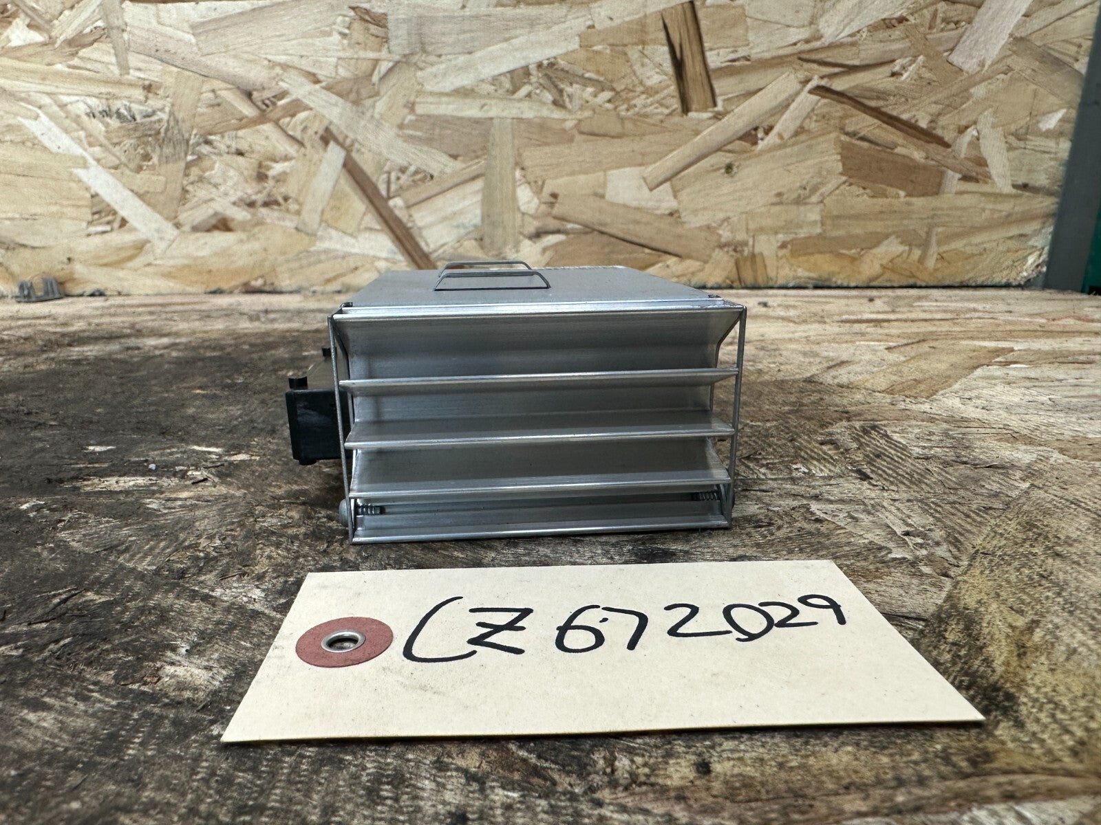 BMW 2004-2010 E60 5 SERIES HARMAN BECKER HiFi AUDIO AMPLIFIER OEM 6920461