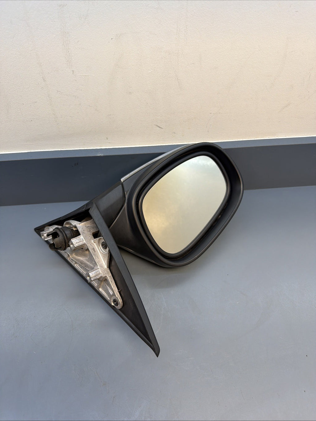 2009 - 2013 OEM BMW E92 E93 328 335 LEFT DRIVER SIDE MIRROR GREY 7208146