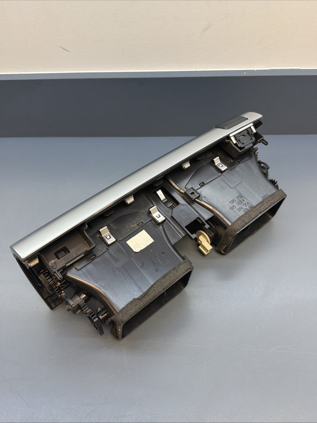 2007 -2013 BMW E70 X5 OEM FRONT DASH DASHBOARD AIR VENT GRILLE CENTER 9210705