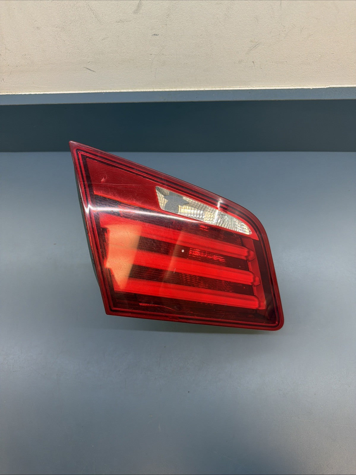 2011-2013 BMW F10 5 SERIES LEFT DRIVER SIDE INNER TAIL LIGHT OEM 7203225