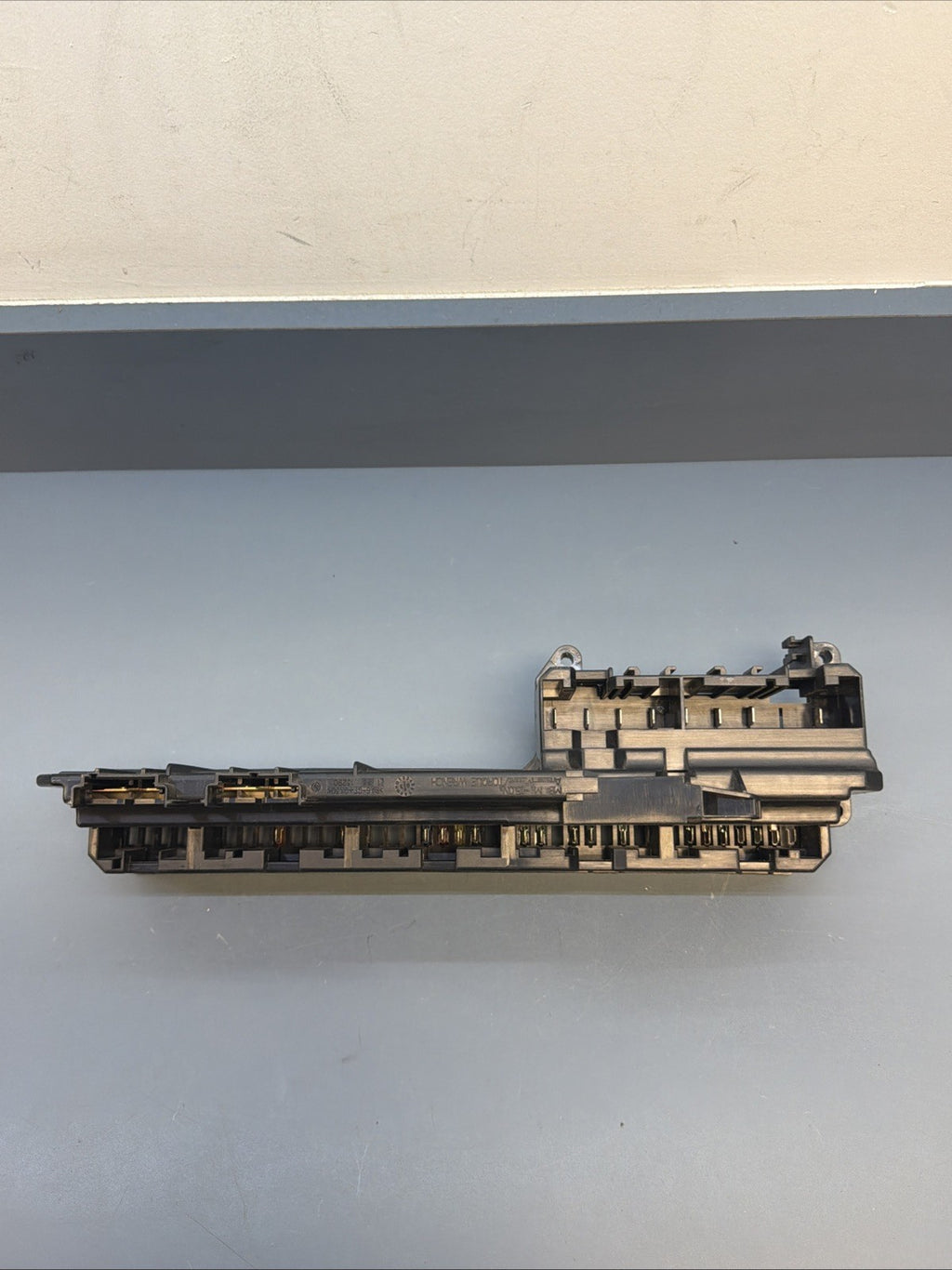2004 - 2010 BMW E60 525I 530I 545I FRONT POWER DISTRIBUTION FUSE BOX OEM 6932452