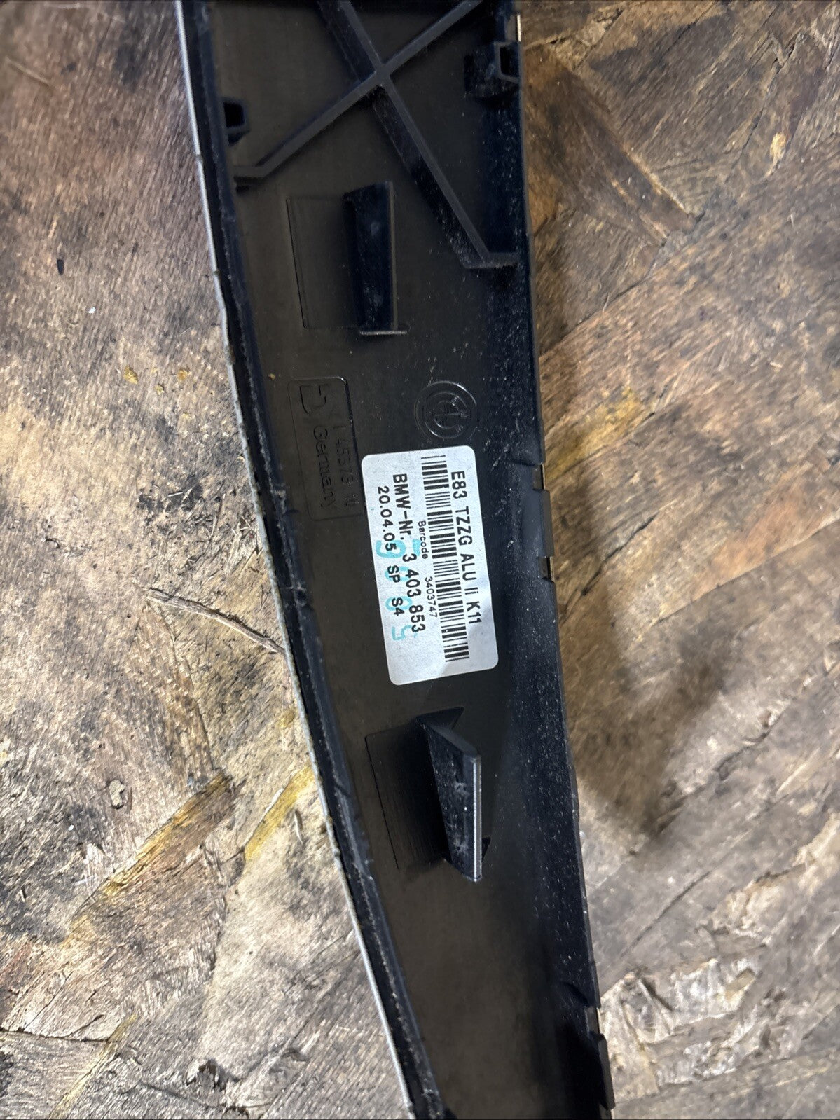 04 05 06 BMW X3 E83 REAR LEFT DRIVER SIDE DOOR STRIP HANDLE UPPER TRIM OEM D34