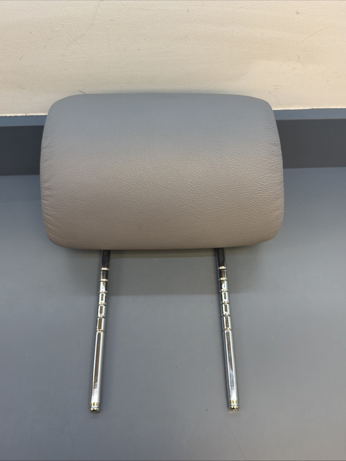 95-03 Bmw E39 5/7 Series Front Right or Left Upper Seat Head Rest Leather OEM