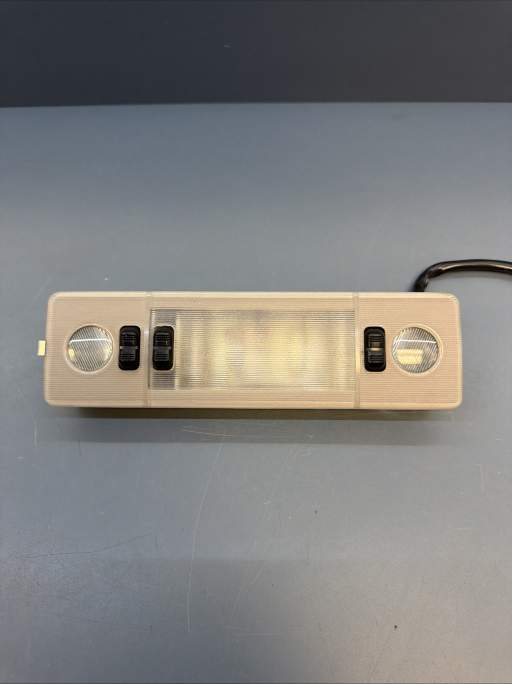 BMW E34 525I M5 530I 535I 540I INTERIOR READING LIGHT GREY OEM 1384811