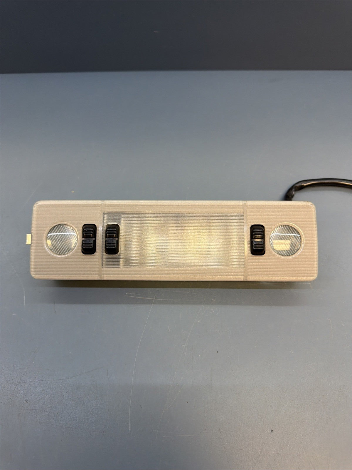 BMW E34 525I M5 530I 535I 540I INTERIOR READING LIGHT GREY OEM 1384811