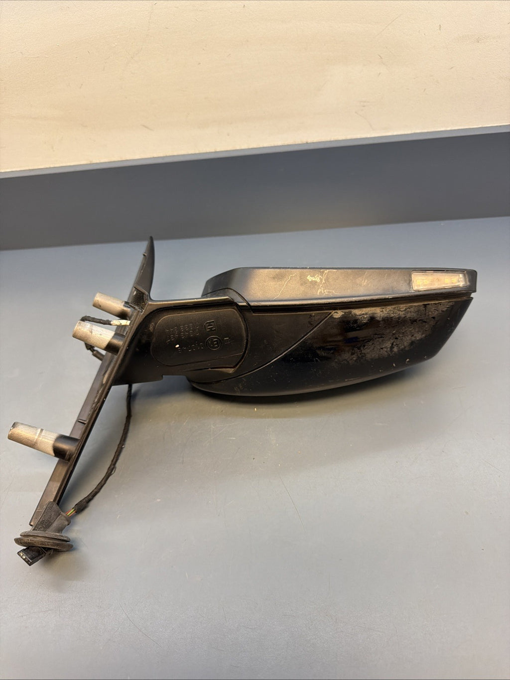 2006-2010 BMW 528i Front Right Side Door Side View Mirror Assembly 7043437 OEM