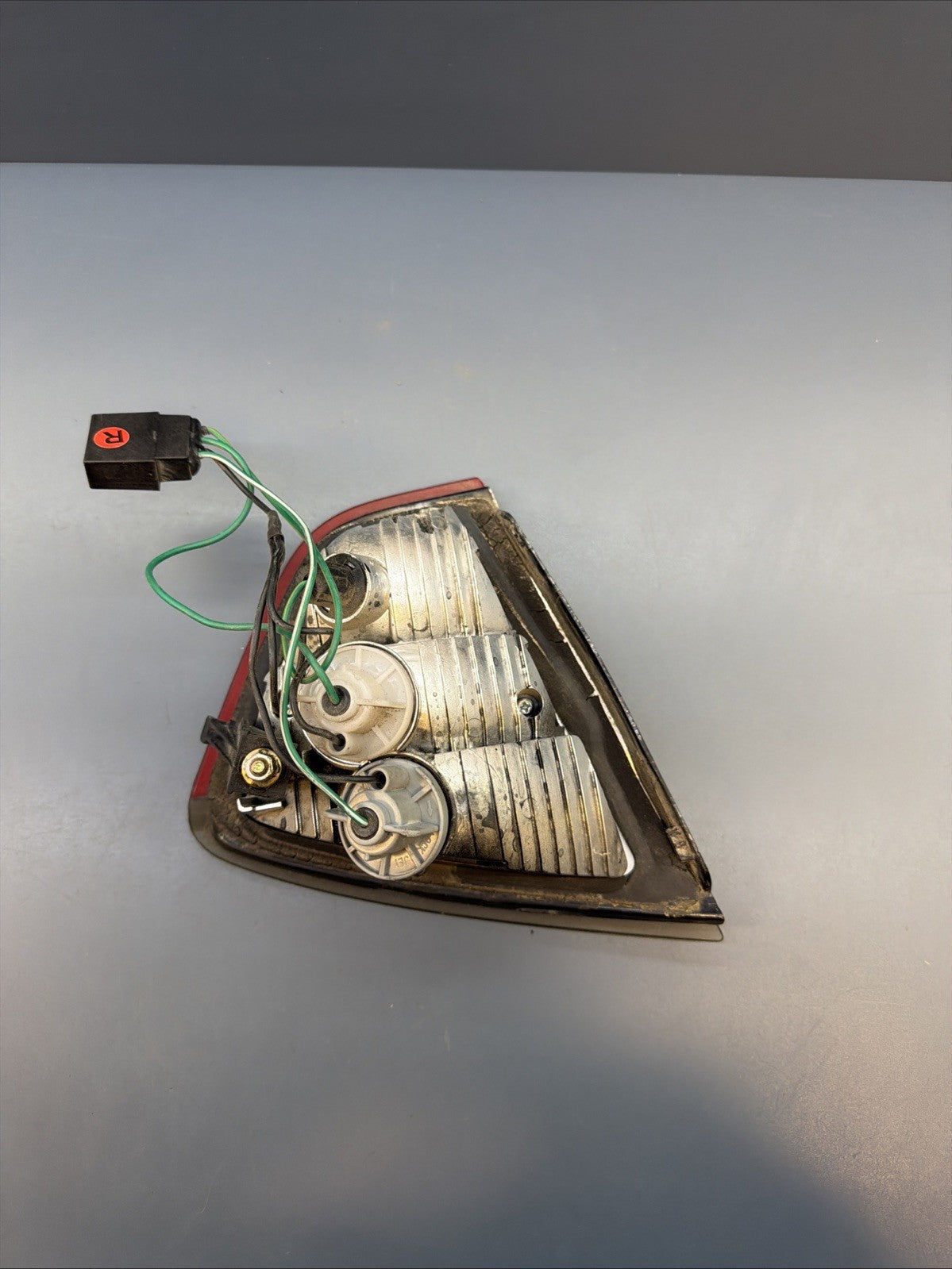 2007-08 BMW 328i RIGHT PASSENGER SIDE DECKLID MOUNTED TAILLIGHT