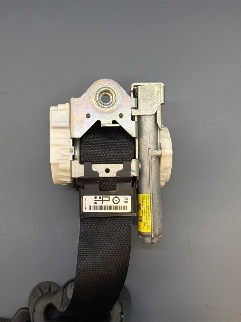BMW F30 F31 F34 FRONT PASSANGER SEAT BELT RETRACTOR OEM 34107541D