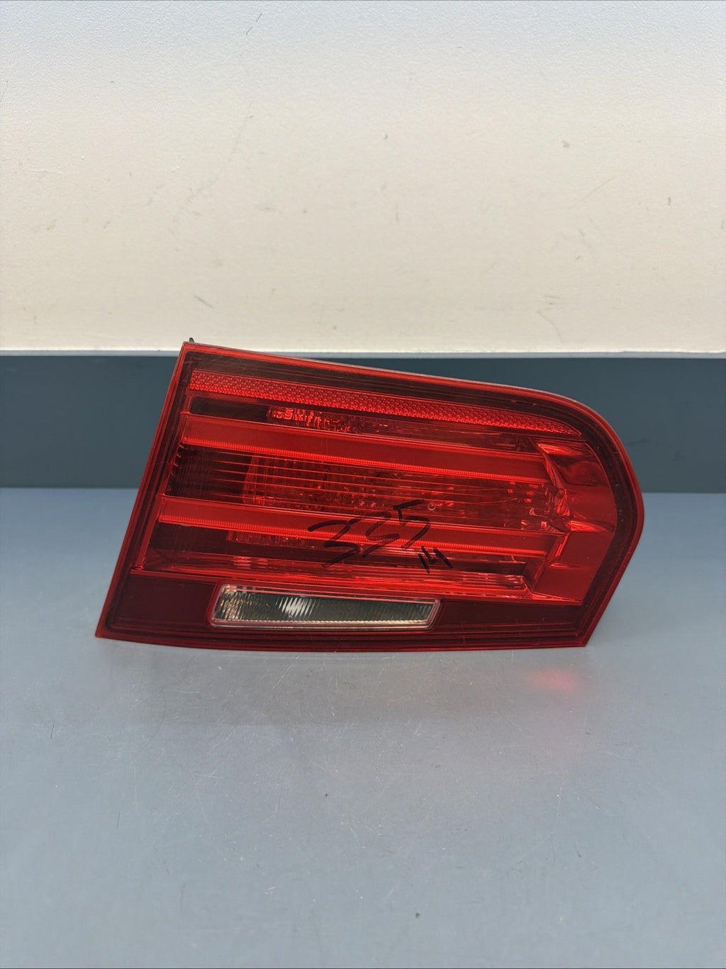 12-15 BMW 328i F30 F31 REAR RIGHT PASSENGER TRUNK TAILGATE LIGHT OEM 7371112