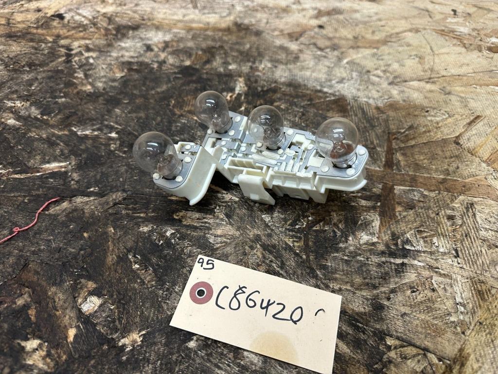 BMW 06-08 E90 PRE LCI LEFT/DRVER SIDE TAILLIGHT BULB HOLDER OEM 6937473