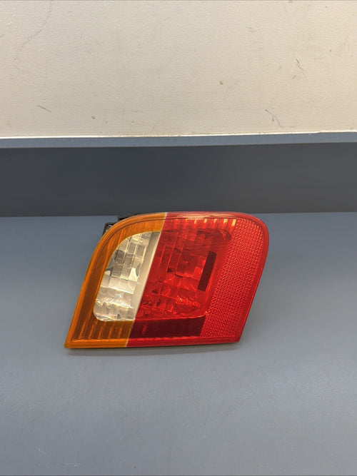 02-05 BMW E46 3 Series Sedan Rear Left Driver Side Inner Taillight Lamp 6907937