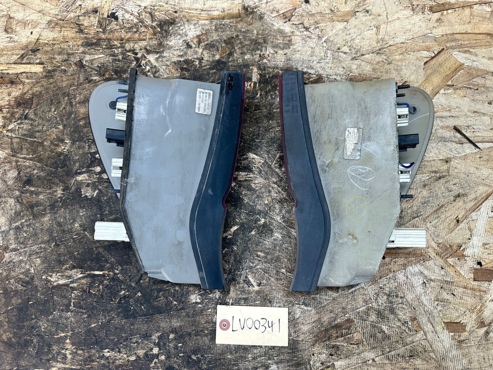 BMW 98-06 E53 X5 OUTER REAR LEFT+RIGHT TAIL LIGHT SET 2 PC OEM 7164473+7164474