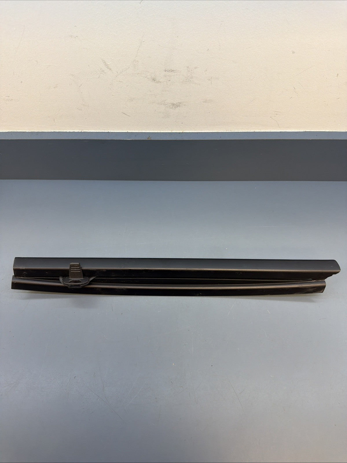 2000-2006 BMW E53 X5 4.4i 3.0i REAR RIGHT Quarter Window Shade OEM 8266358