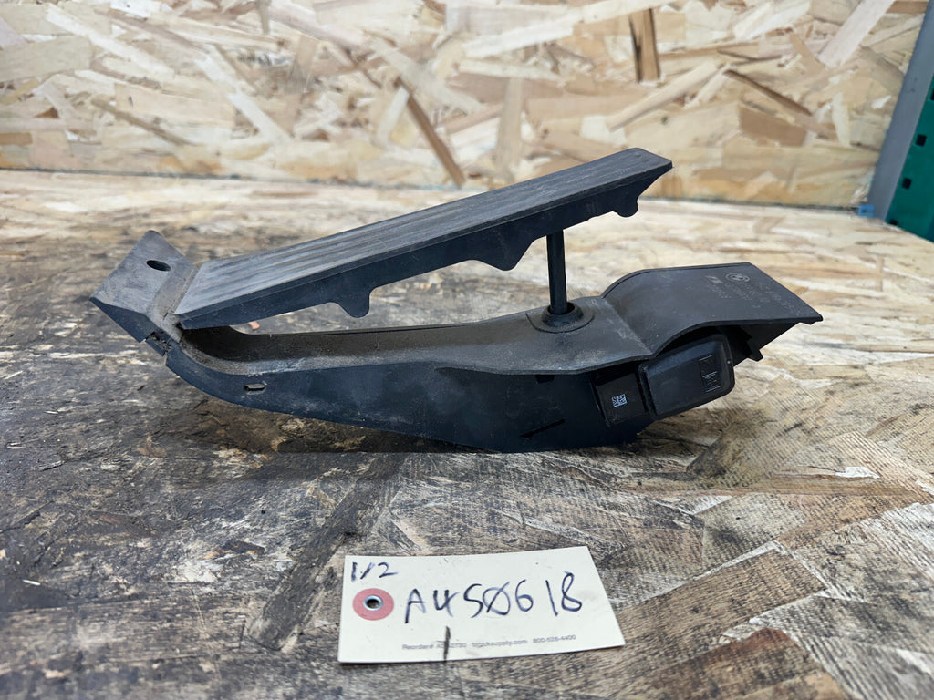 BMW 2006-2012 E90 ACCELRATION GAS THROTTLE PEDAL OEM 6786285