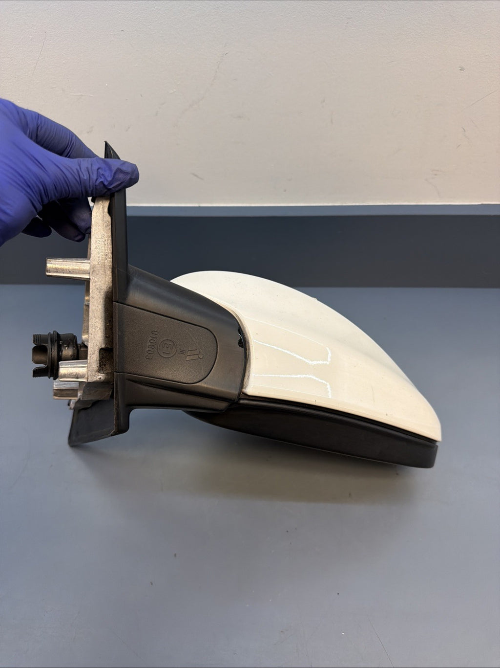 06-08 BMW E90 E91 325i Front Left Driver Side Rear View Mirror OEM 010803