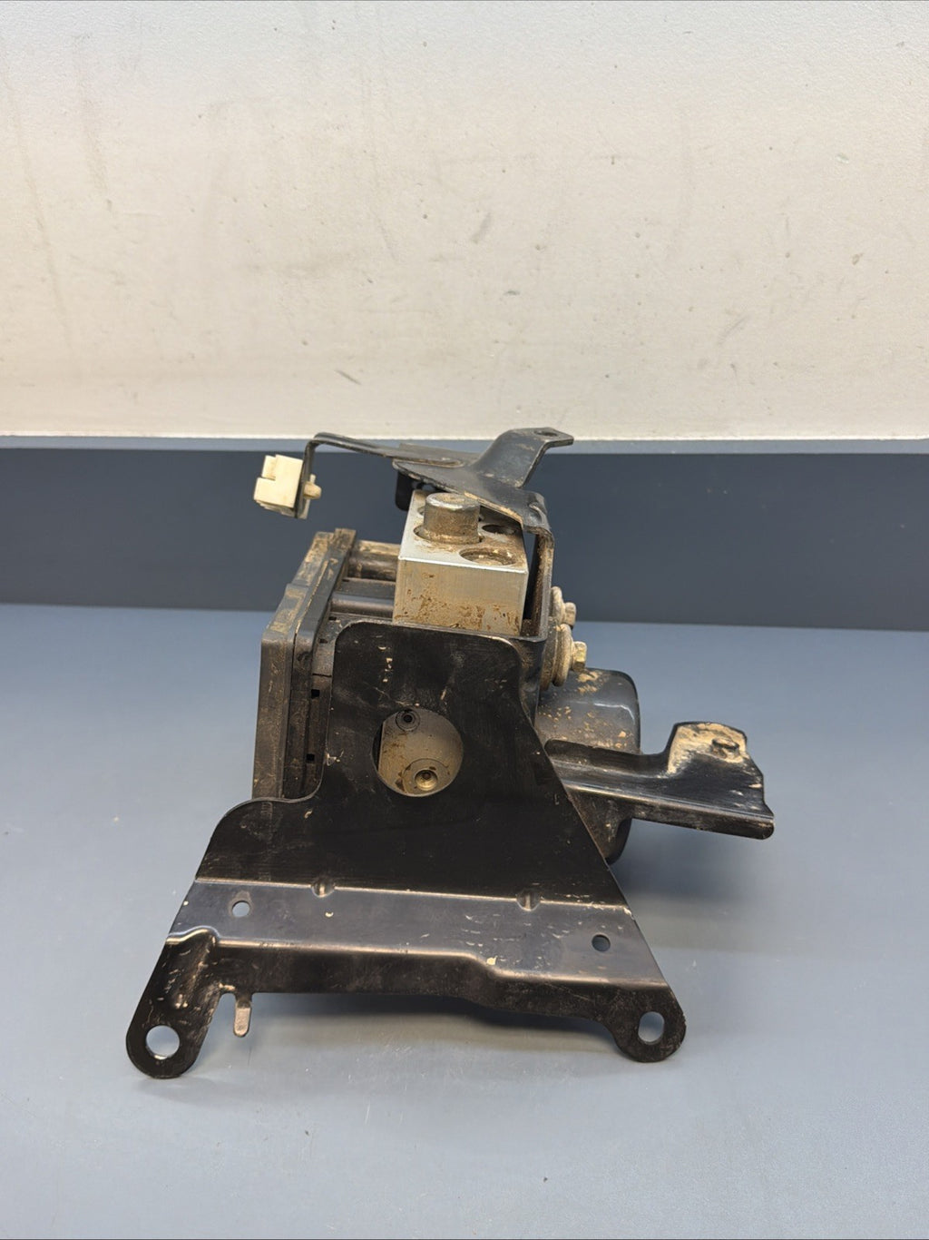 2006 Nissan Xterra 4.0 ABS Anti Lock Brake Pump 06210907573 OEM