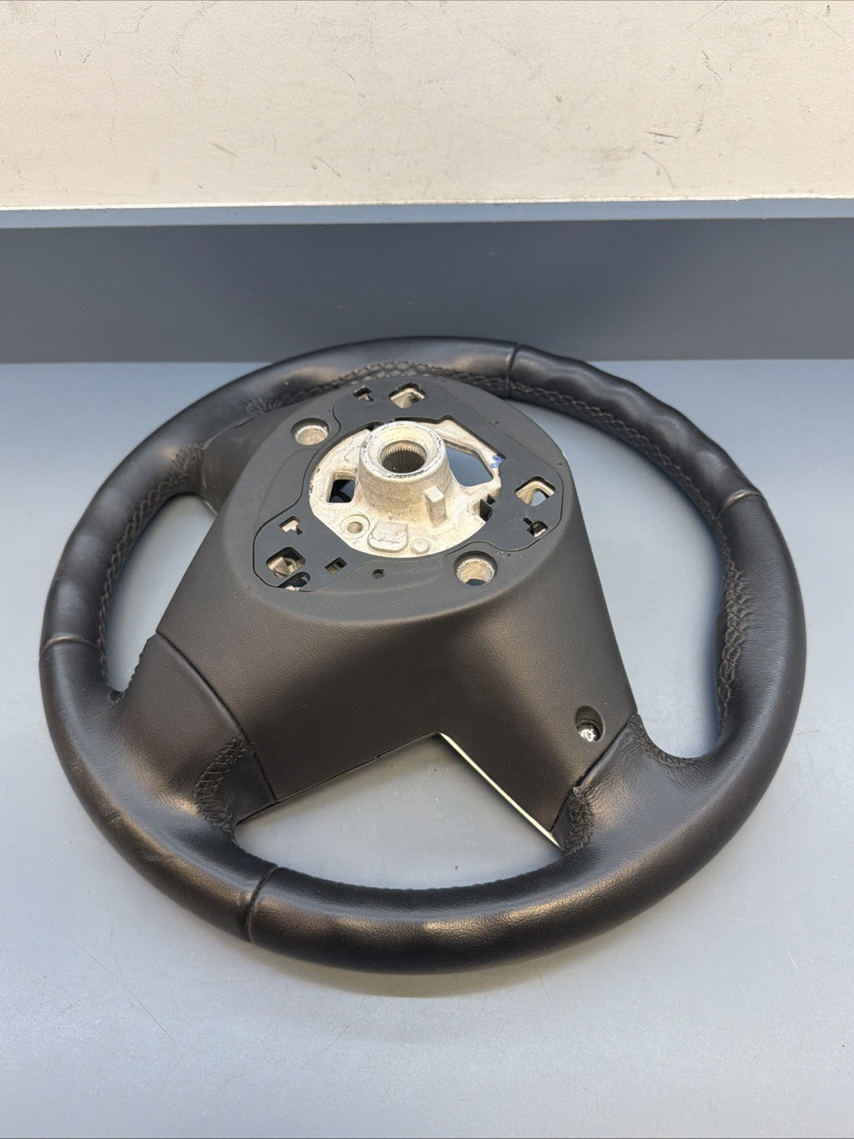 16-2022 BMW X1 F48 X2 F39 SPORT STEERING WHEEL W/ SWITCHES BLACK LEATHER 3082512