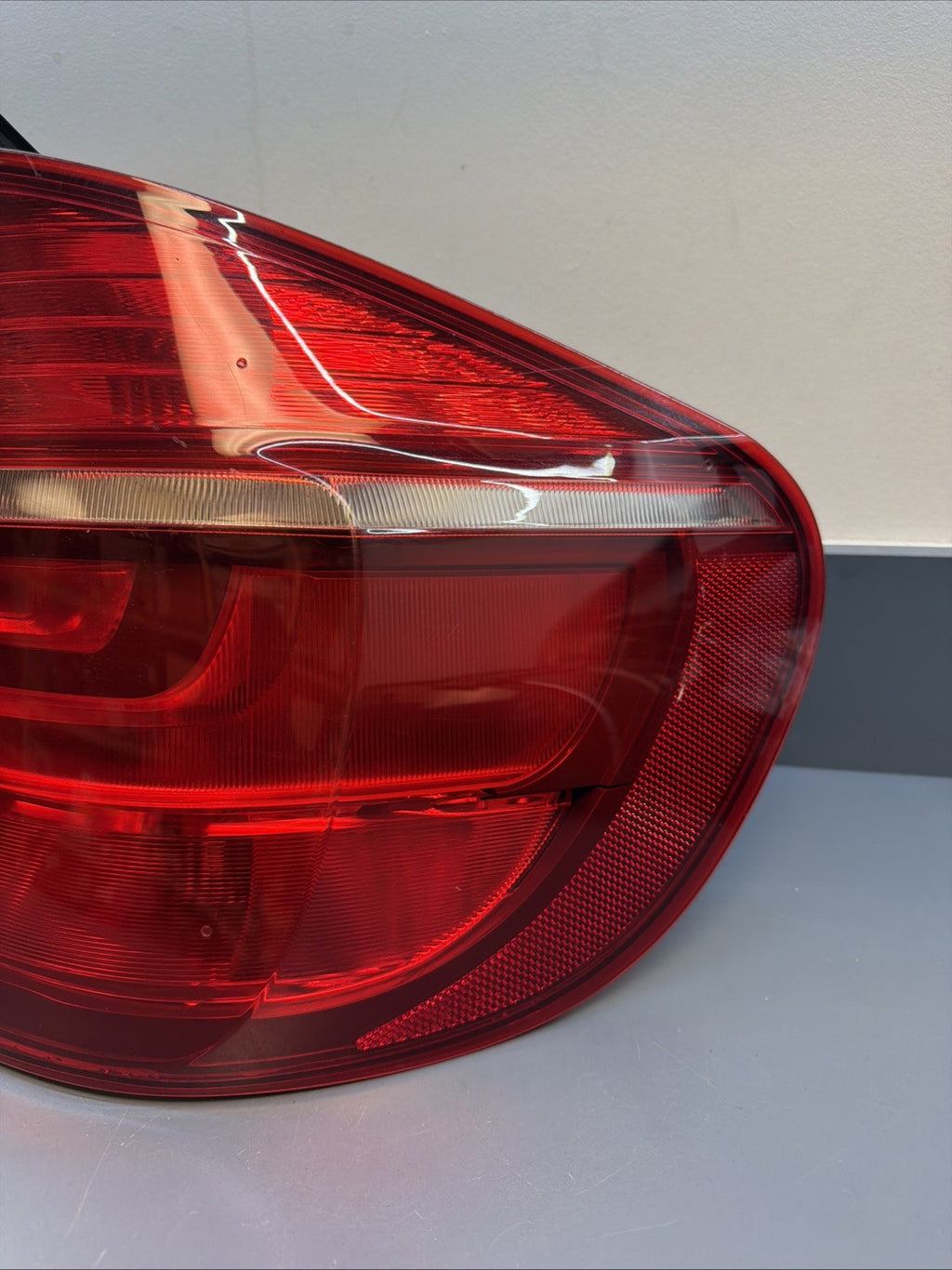 07-13 BMW E70 X5 Right Passenger Side Outer Quarter Taillight Lamp 7227792 OEM