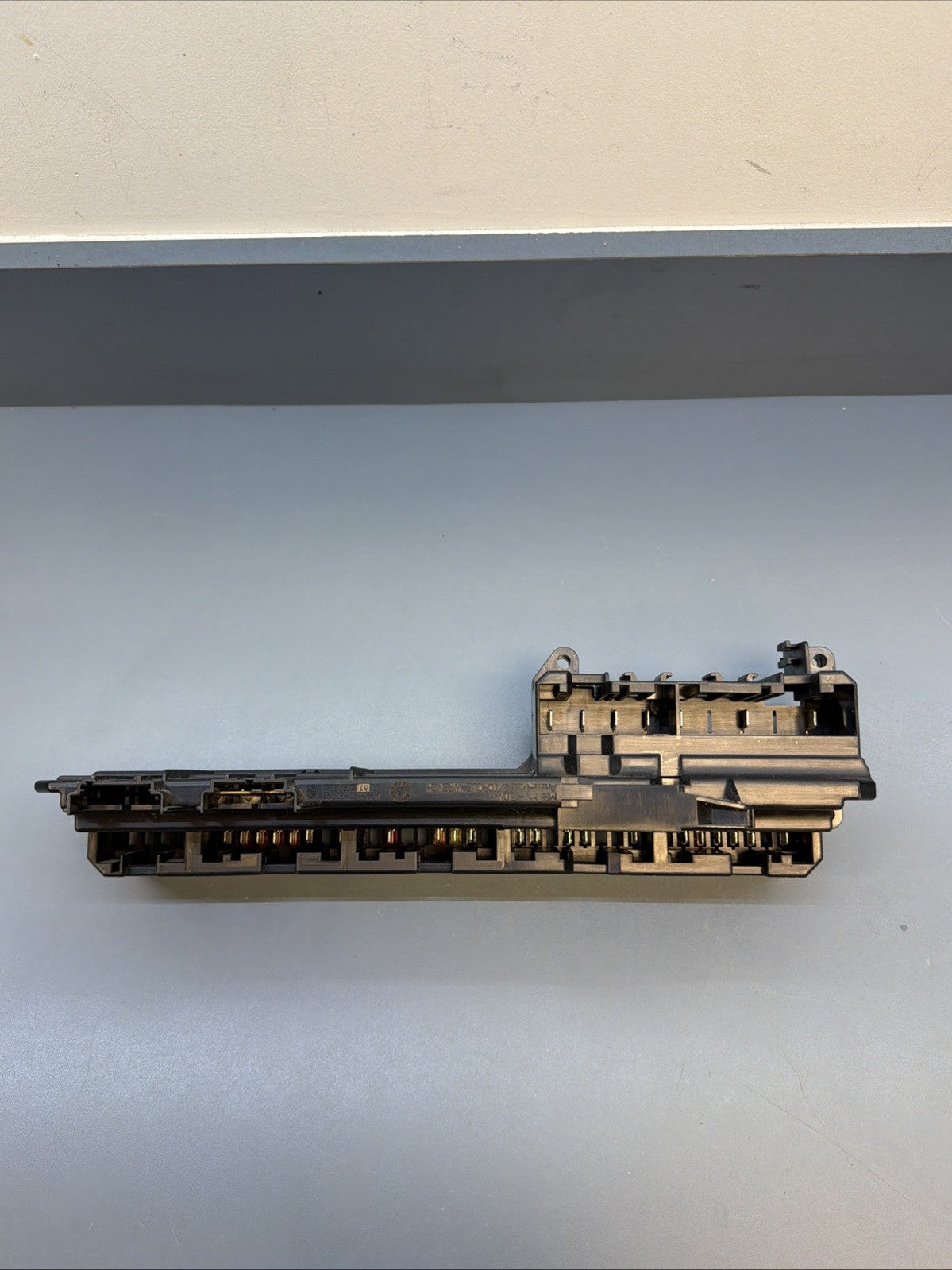 2009 BMW E60 535i PASSENGER SIDE CABIN FUSE BOX RELAY OEM 6957330
