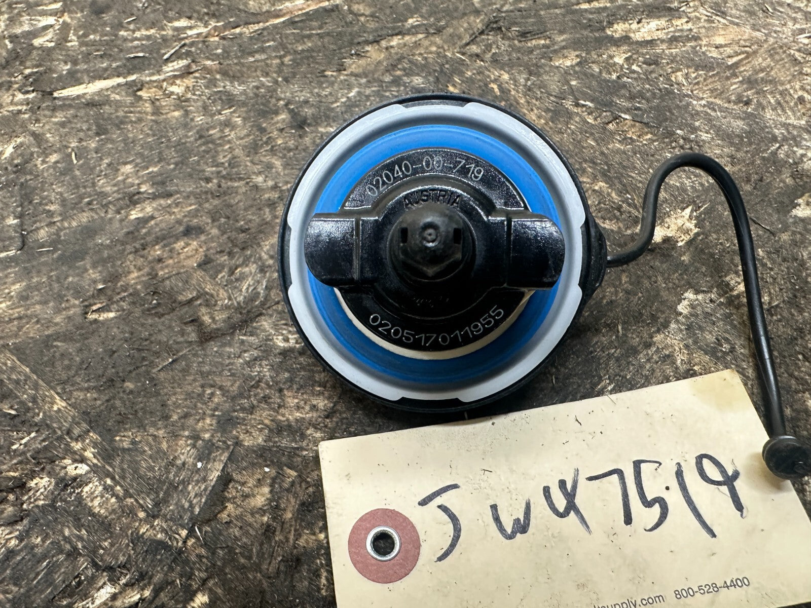 BMW 97-06 E46 E93 E52 3 5 SERIES Z8 FUEL FILLER GAS CAP OEM 020517077955