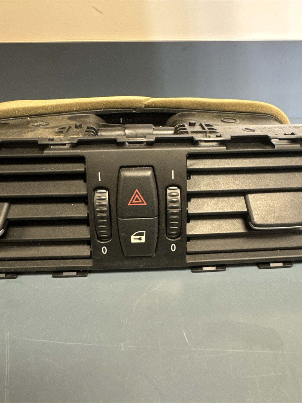 2004-2010 BMW 5 Series Center Dashboard AC Heater Air Vent Grill 6910734 OEM