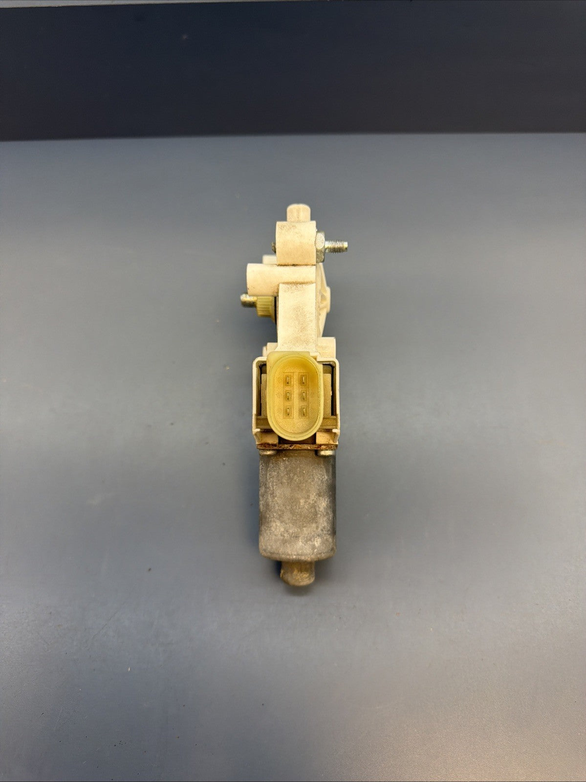 2006-2011 BMW 328i 335i E90 Sedan Front Right Window Motor OEM 6927028