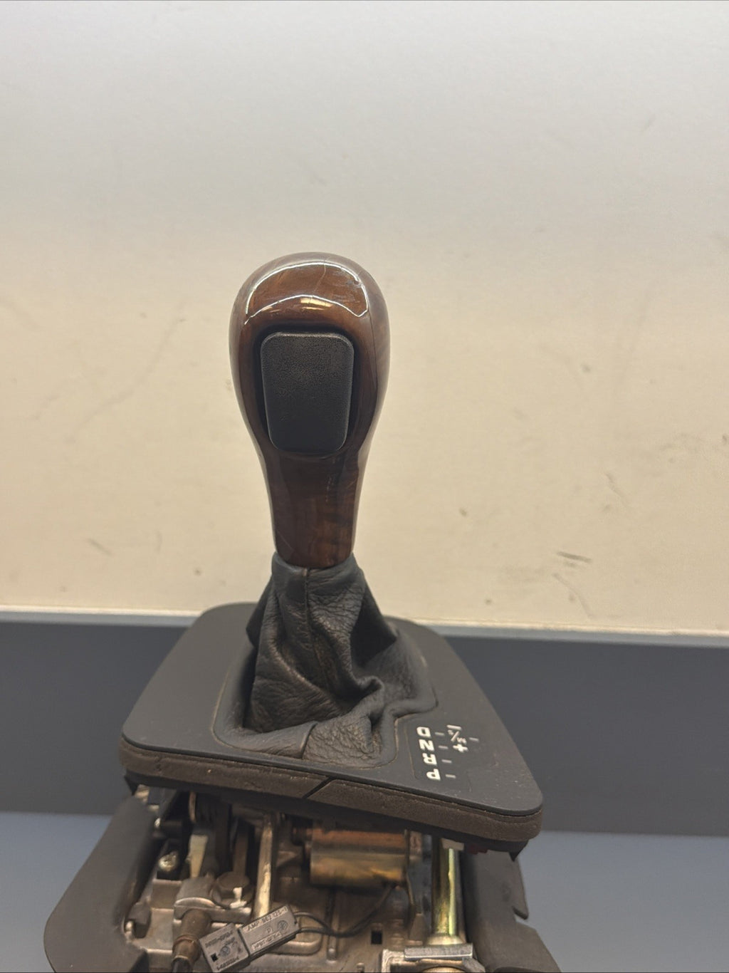 2000-2006 BMW 3 SERIES AUTOMATIC TRANSMISSION SHIFTER 1422277