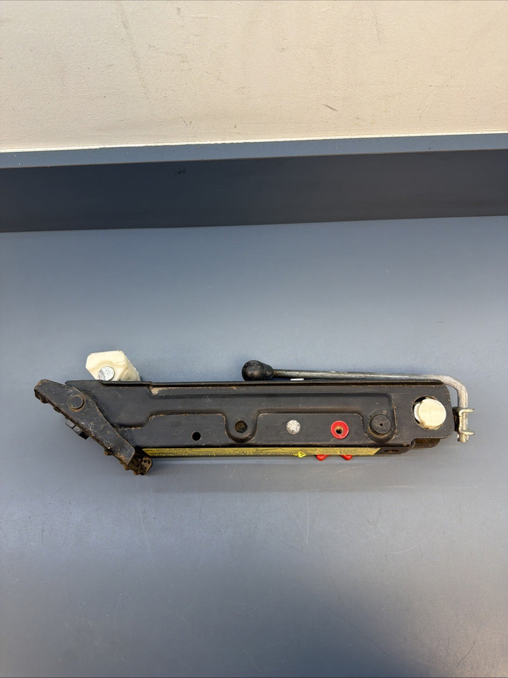 BMW E46 Trunk Jack Lifting Tool 6757131 OEM 99-06 323 325 328 330 M3