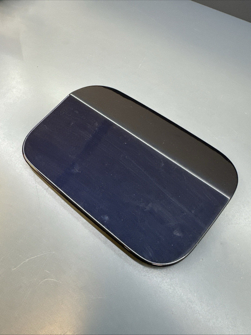 04-10 BMW 535i 528i E60 E61 5 SERIES FUEL FILLER LID DOOR GAS FUEL DOOR OEM