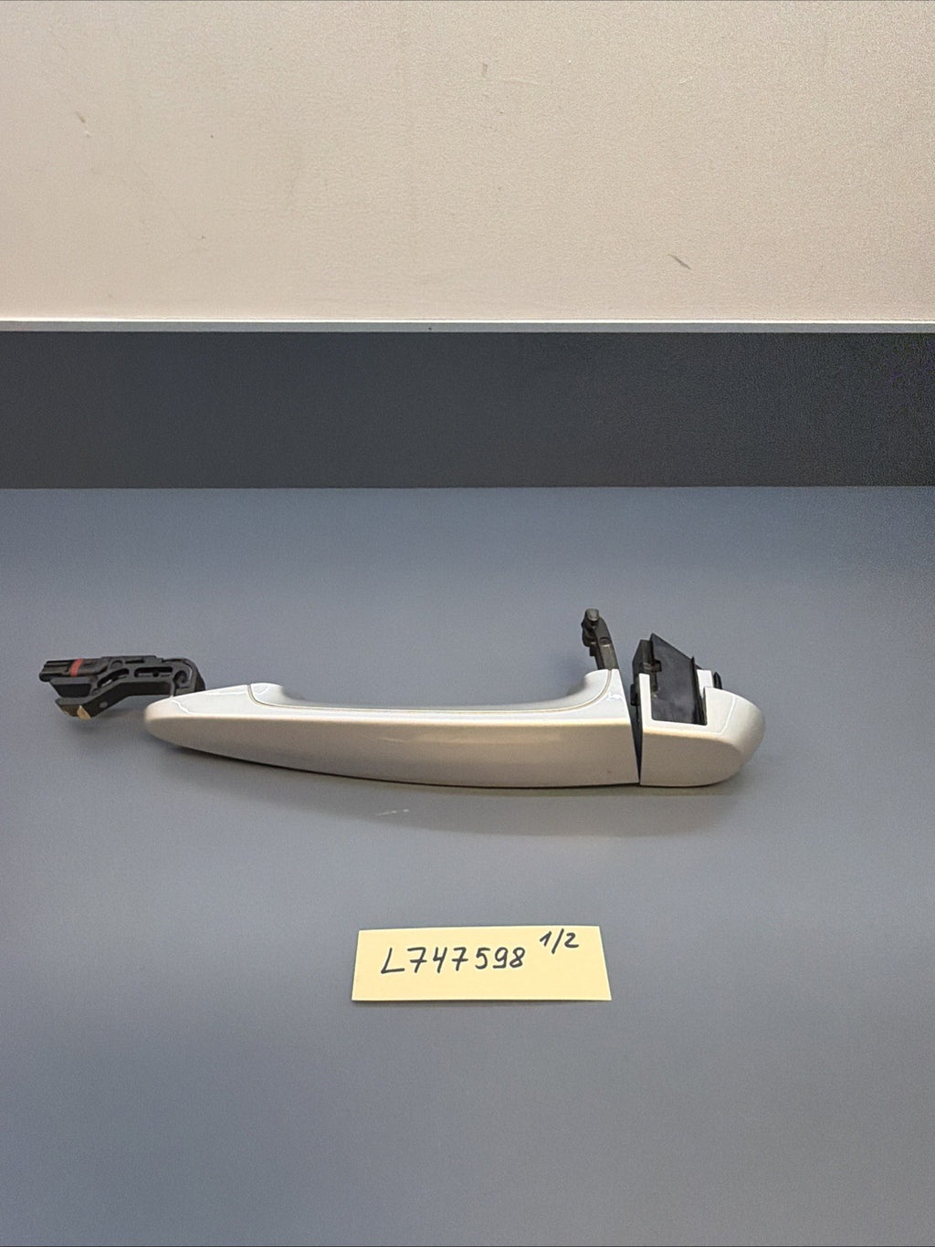 06-13 BMW E71 E72 E70 X5 X6 REAR RIGHT DOOR HANDLE TITANIUM SILVER 7209310