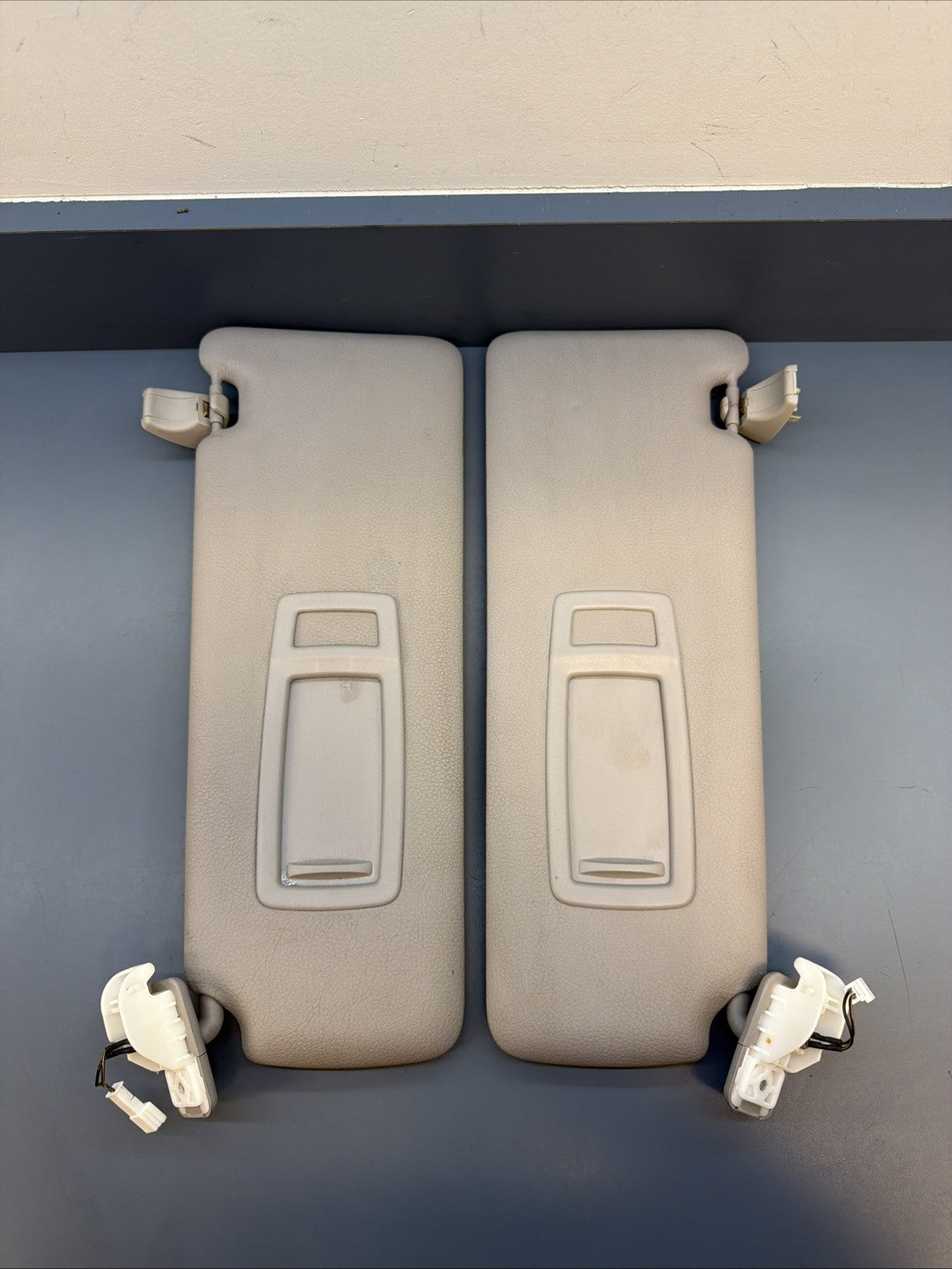 12-18 BMW 320i 328i 335i F30 Front Left & Right Sun Visor w/ Mirror Set Gray OEM
