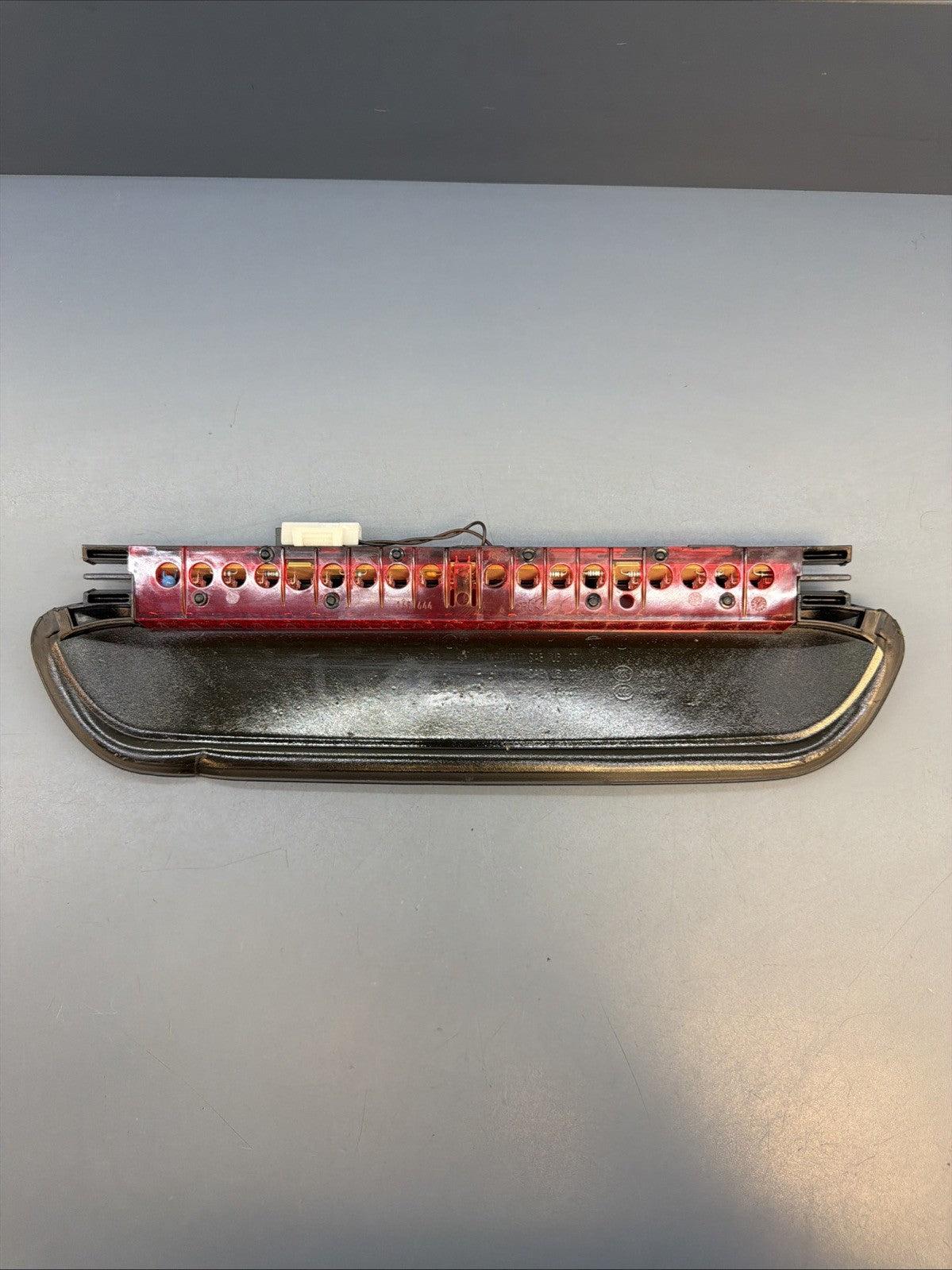 2006-2011 BMW E90 SEDAN 328I 330I 335I M3 THIRD BRAKE STOP LIGHT 7146059 *note*