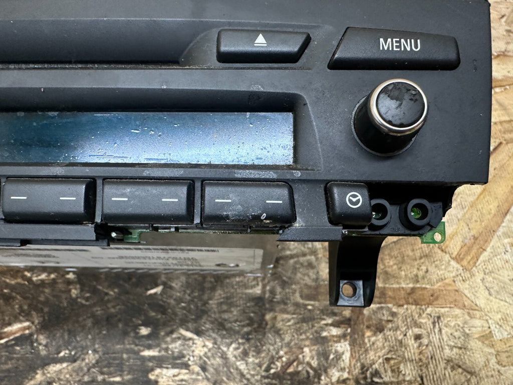 BMW 2006-2008 BROKEN FOR PARTS E90 3 SERIES AUDIO RADIO CD PLAYER OEM 9178860