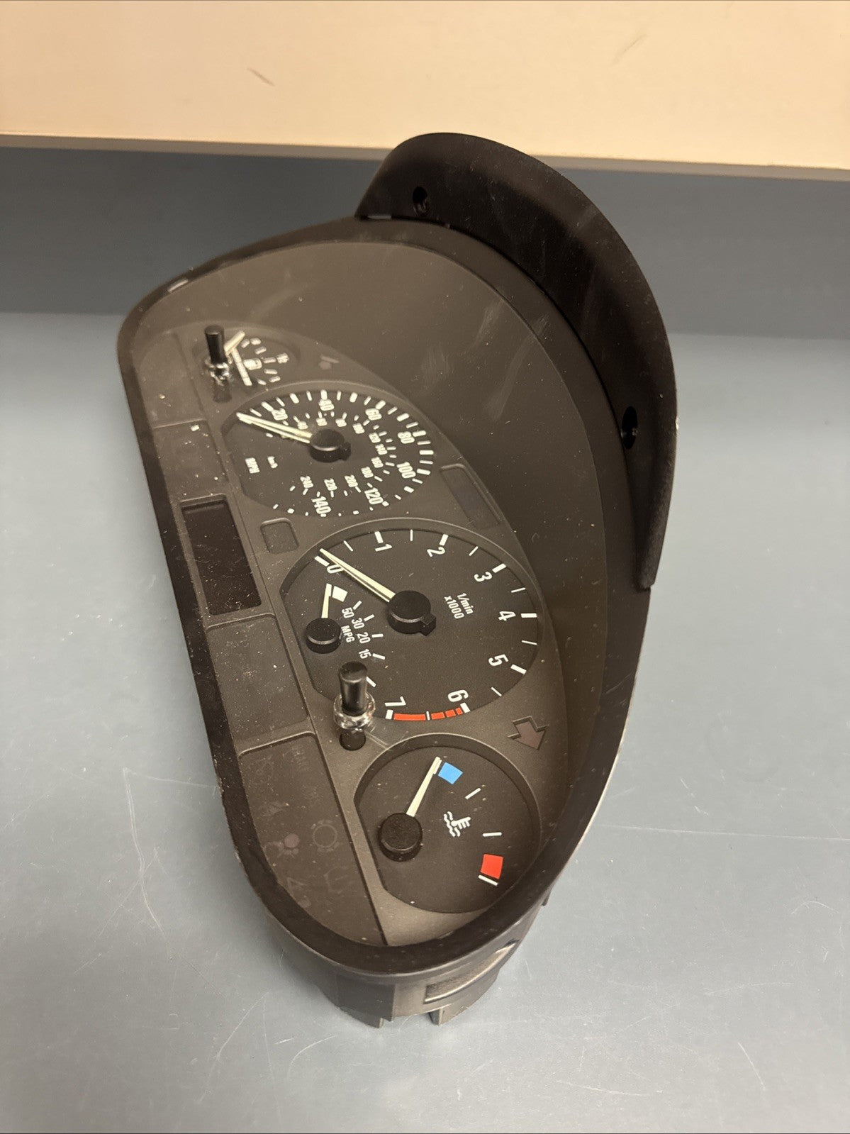 1999-2005 BMW E46 323I 325i 330i auto INSTRUMENT CLUSTER 6902370 129k MANUAL